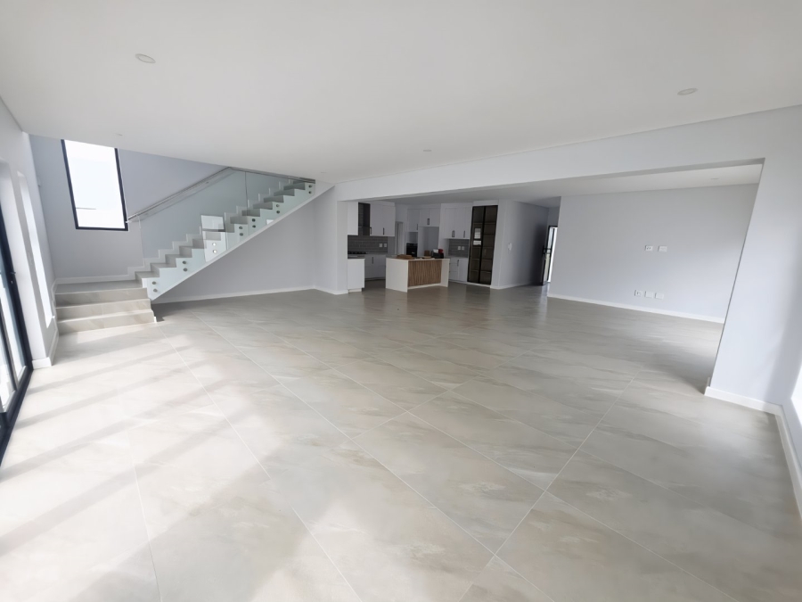 5 Bedroom Property for Sale in Sandown Western Cape